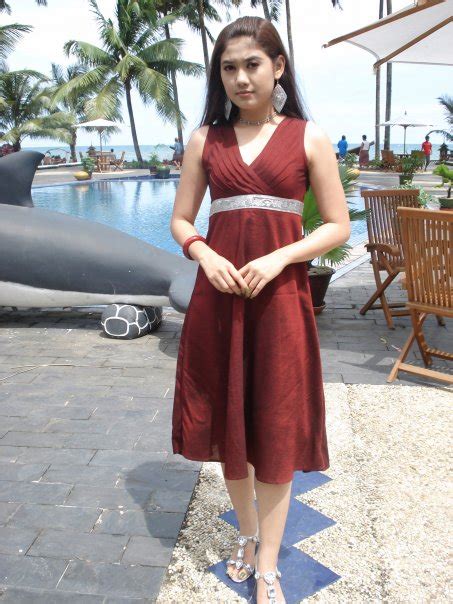 myanmar popular model and actress thinzar wint kyaw s fashion