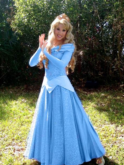 yes it s photoshopped but i just love the blue dress okay disney princesses disney world