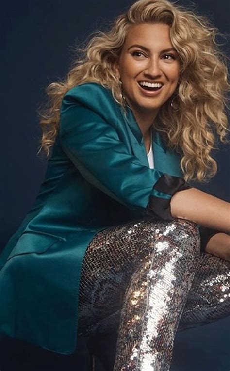 tori kelly s favorite cocktail recipe is a holiday party hit e