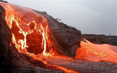 volcans  eruptions volcaniques effusives explosives pliniennes