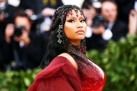 Nicki Minaj Nicki Minaj Makes History As First Woman With 100