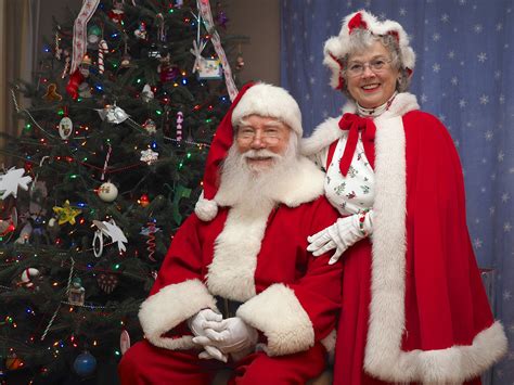 go on a wagon ride with santa and mrs claus this month bramptonist