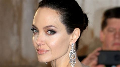 Inside Queen Elizabeth S Relationship With Angelina Jolie