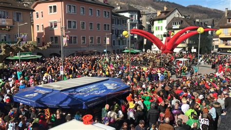 carnaval en suisse en valais monthey le seul carnaval qui  eu lieu dans le monde en