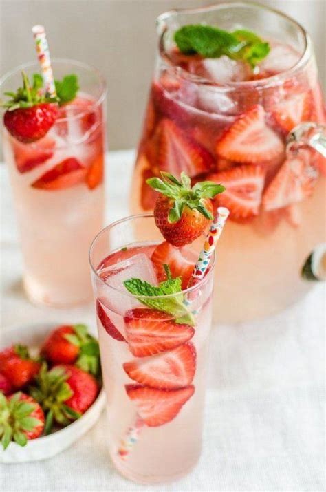 10 Ridiculously Easy Cocktails To Make Before Going Out Tonight