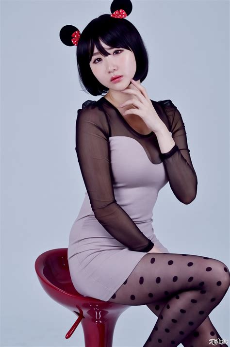 yeon da bin in beige mini dress korean models photos gallery