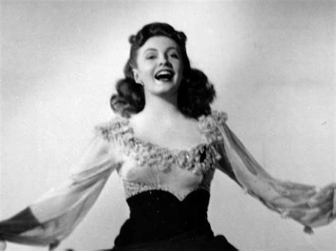 joan leslie hollywood actress who won hearts in sweetheart roles