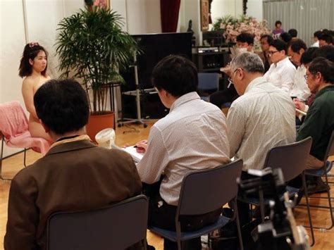 one in four japanese men in their thirties are virgins attend sketching classes to get women