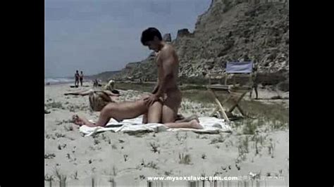 bystanders watch couple have sex on the beach xnxx