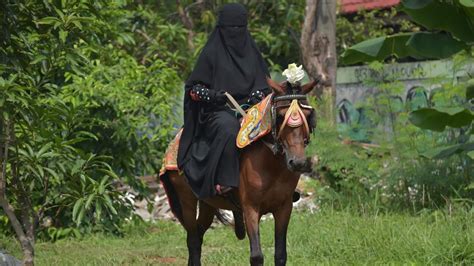 Photos Indonesian Women’s ‘niqab Squad’ Fights Face Veil