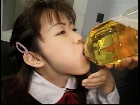 Asiatisches Mädchen Gefickt Und Trinkt Viel Pisse Xhamster
