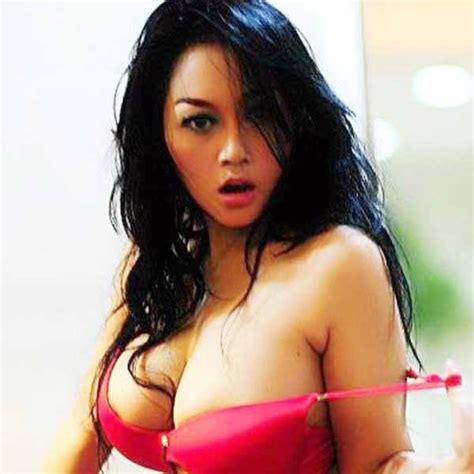 Foto Model Hot Payudara Besar Berita Komunitas