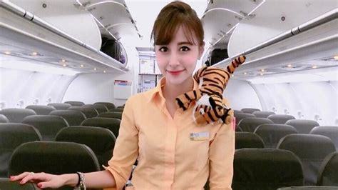 Viral Hot Taiwanese Flight Attendant With Doll Like