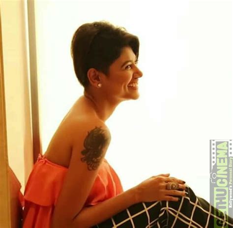 actress oviya 2017 hot hd photo shoot jfw gethu cinema