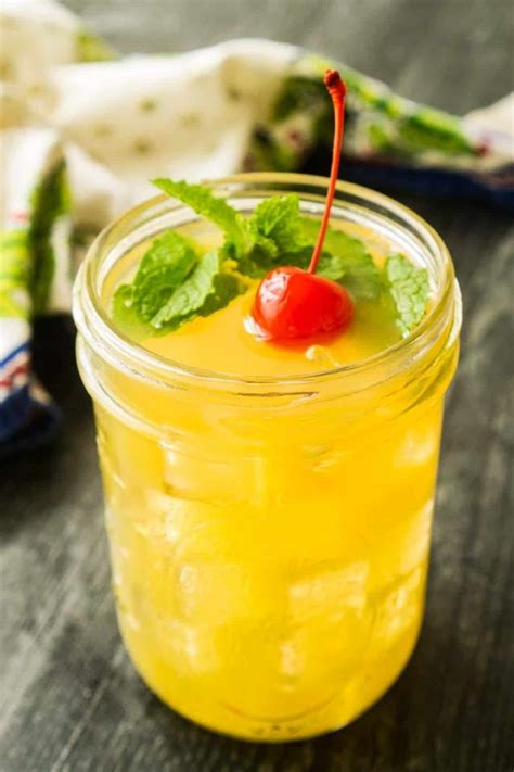 Easy Pineapple Juice And Spiced Rum Cocktail