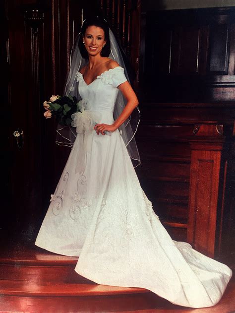Tomasina Keremes Used Wedding Dress Save 86 Stillwhite