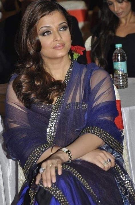 Indian Movie Actress Aishwarya Rai Hot Saree Pictures