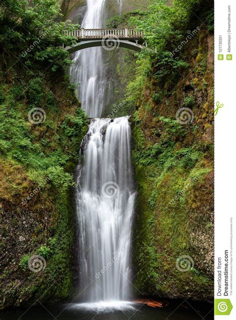 Multnomah Falls In Columbia River Gorge Oregon Stock
