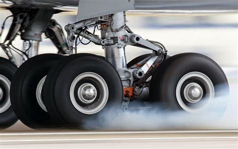 aircraft maintenance technology aircraft landing gears