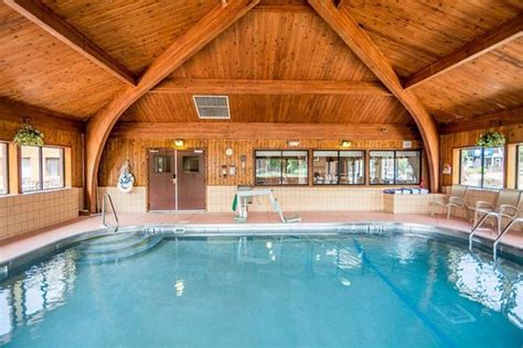 finger lakes hotels   pool    prices