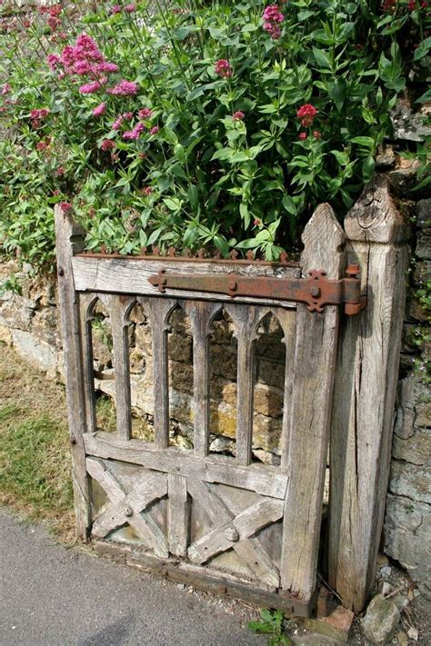 amazing rustic garden gates design ideas page    garden gate design garden gates