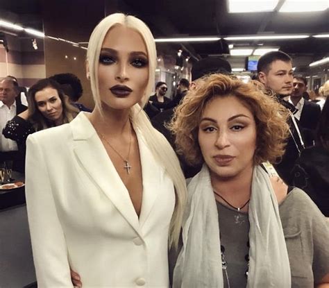 Fans Reacted Negatively To The Makeup Alena Shishkova