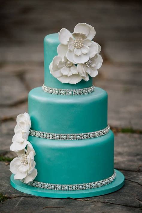 stunning blue wedding cake photo claire marika photography tiffany