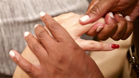 The Right Touch Seniors Seek Healing Hands Of Massage
