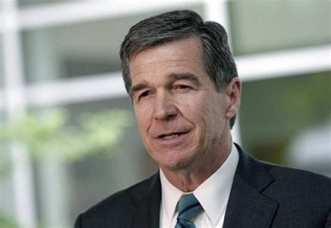 N C Governor Roy Cooper Signs Executive Order Expanding Lgbt Rights