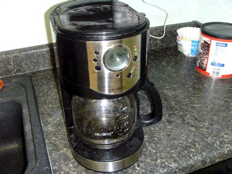 clean  coffee maker   task  easy delishably