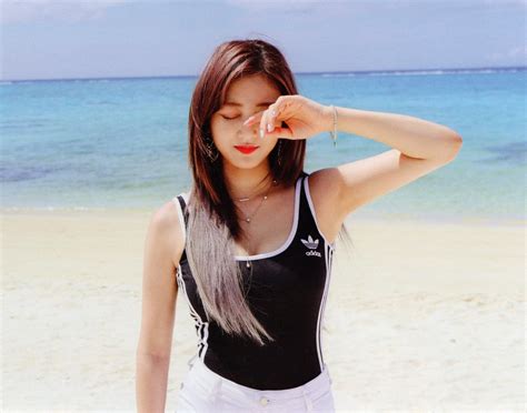 Twice Jihyo Is A Beach Goddess Daily K Pop News