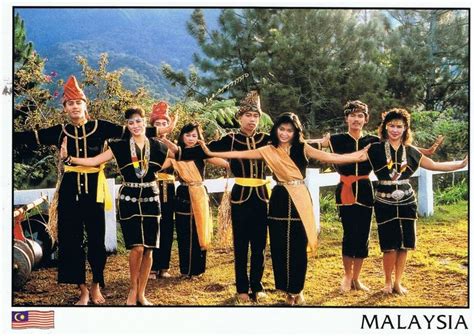 The Traditional Dance Of Kadazan Dusun Sumazau