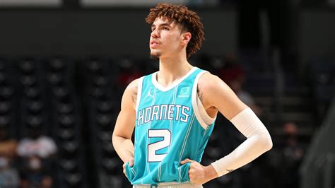 rookie ladder lamelo ball claims   spot  dominant rookie