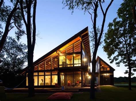 cool lake home designed  enjoy  views  create art modern house designs