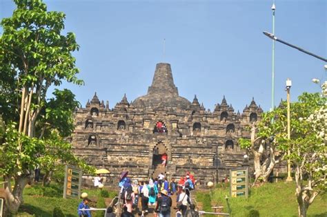 pelaku wisata curhat turis tahunya candi borobudur  yogyakarta