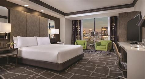 tower premium king room  luxor hotel  casino las vegas suites