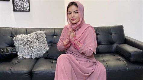 Dinar Candy Mohon Maaf Lahir Bathin Makin Cantik Pakai Jilbab Disebut