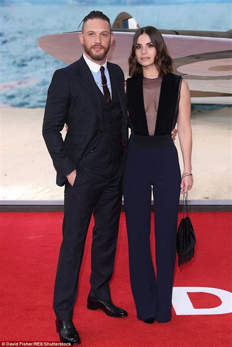Tom Hardy S Wife Charlotte Riley Is Pregnant Actor Is Expecting