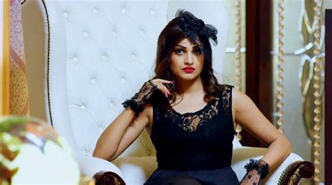 himanshi khurana hot photos images and wallpapers