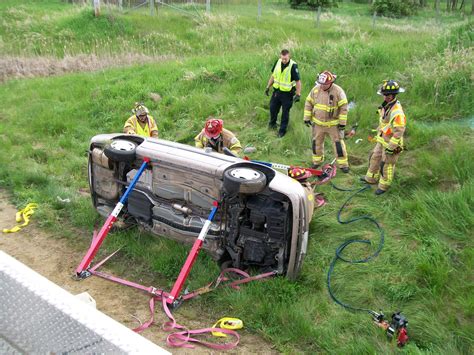 vehicle extrication tools rescue   specializes  reliable vehicle