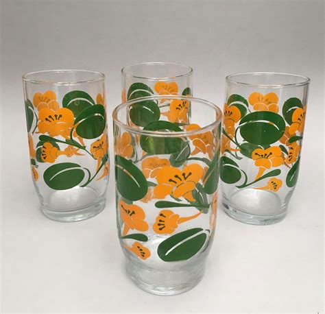 Vintage Drinking Glasses Retro Nasturtium Floral Print Design Set Of 4