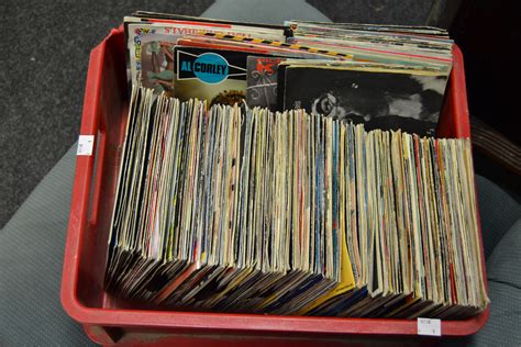 vinyl records  rpms records  artists  box