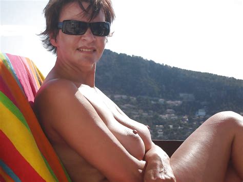 Short Haired Busty Saggy Mature On The Beach 27 Pics Xhamster