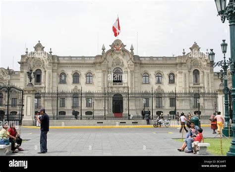 palacio de gobierno el centro lima peru stock photo alamy