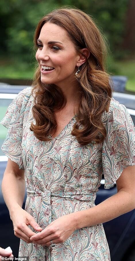 kate middleton sexy at seminar on photography in london the fappening
