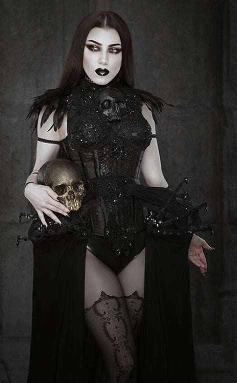 model threnody in velvet goth goth girl goth fashion goth makeup
