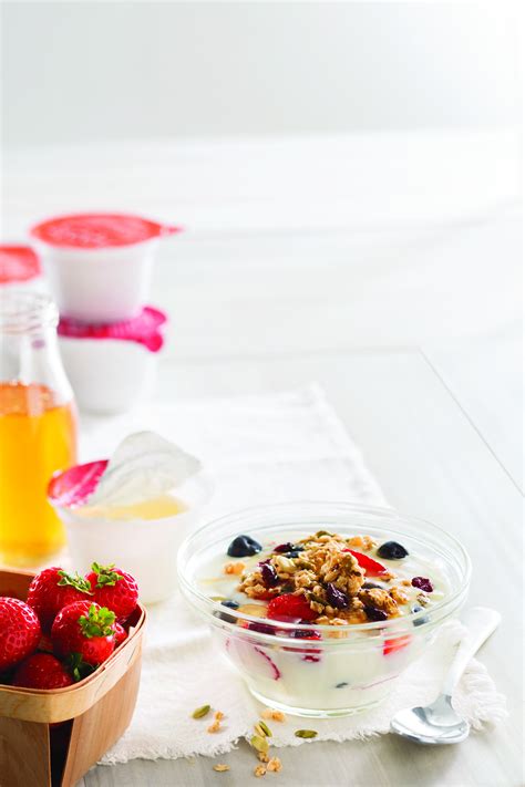 honey at breakfast yogurt parfaits national honey board