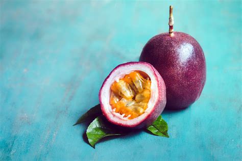 6 Benefits Of Passion Fruit Maracuya And How To Eat It Selfhacked