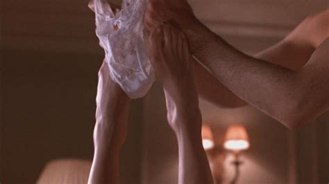 linda fiorentino s feet