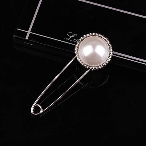 Simple Design Pearl Brooch Pins For Women Piercing Lapel Pins Suit